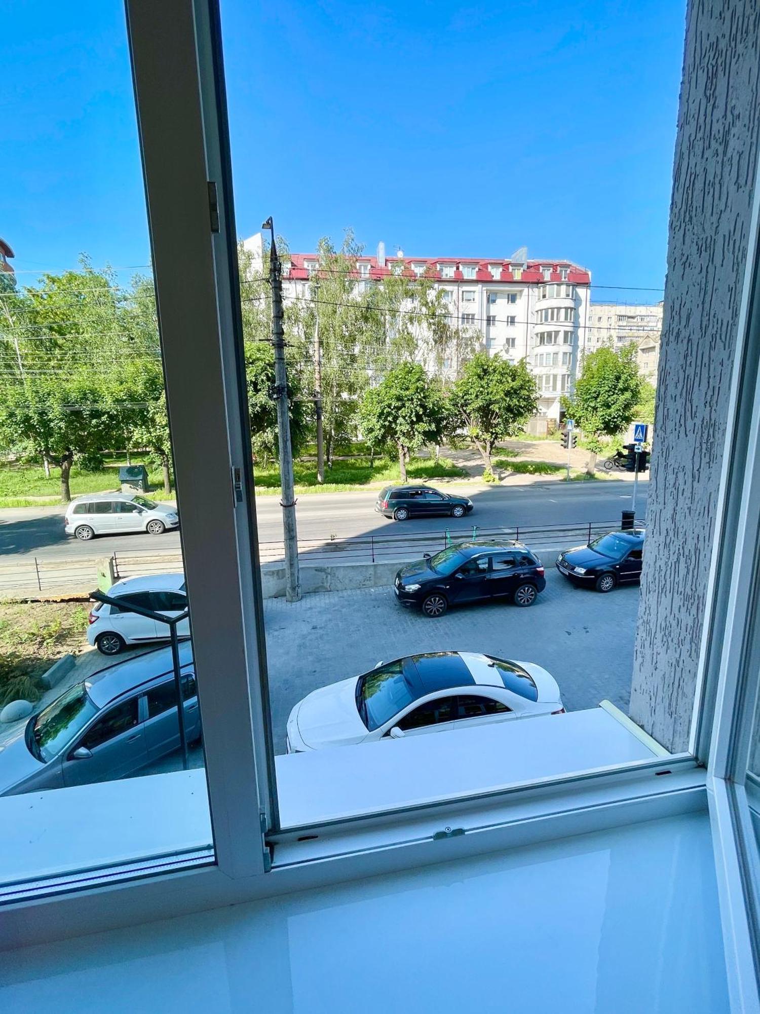 VIP Apartments City: New Build Near Maydan Mall & McDonald's Chernivtsi Exterior photo